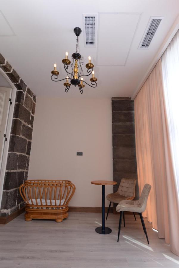 Old Avenue Hotel Gyumri Exterior photo